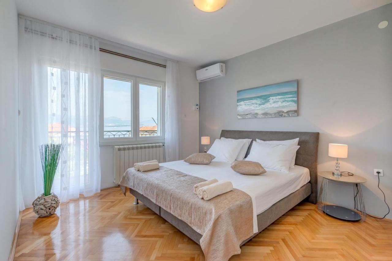 Apartments By The Sea Slatine, Ciovo - 11047 Esterno foto