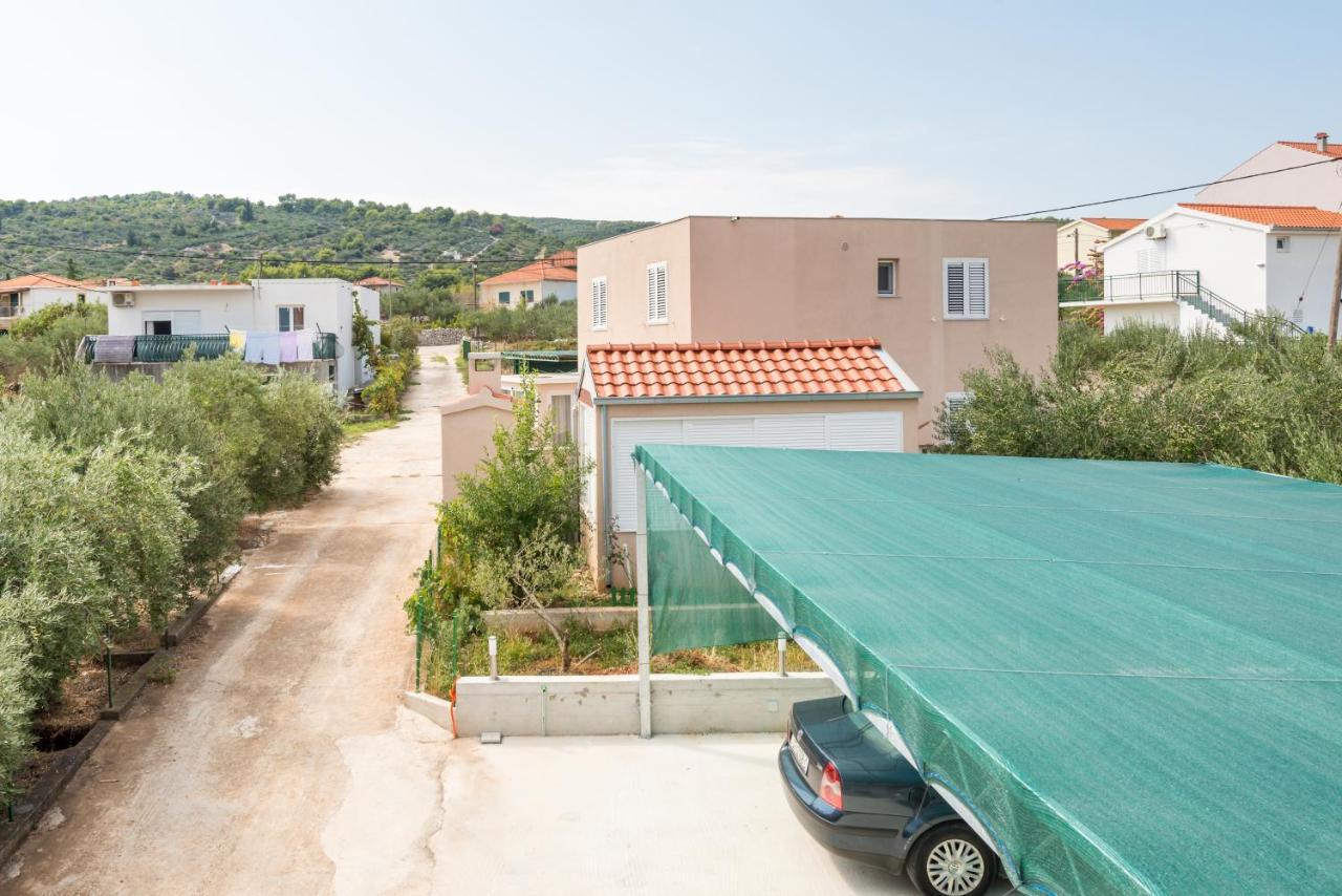 Apartments By The Sea Slatine, Ciovo - 11047 Esterno foto